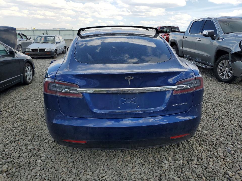 49246746 :رقم المزاد ، 5YJSA1E24LF381945 vin ، 2020 Tesla Model S مزاد بيع