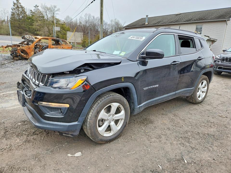 48470826 :رقم المزاد ، 3C4NJDBB6JT308240 vin ، 2018 Jeep Compass مزاد بيع