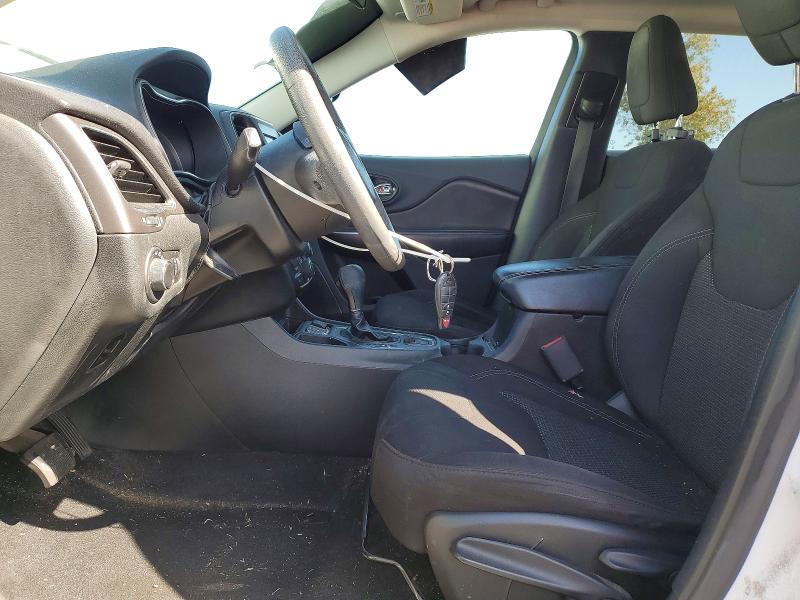 52025846 :رقم المزاد ، 1C4PJLCB7LD614972 vin ، 2020 Jeep Cherokee مزاد بيع