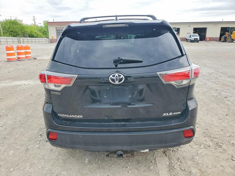 2015 Toyota Highlander მანქანა იყიდება აუქციონზე, vin: 5TDJKRFH2FS207978, აუქციონის ნომერი: 51248596