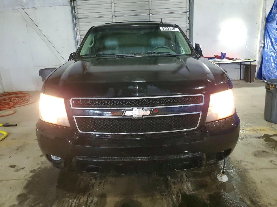 51623086 :رقم المزاد ، 1GNSKBE05BR242991 vin ، 2011 Chevrolet Tahoe مزاد بيع