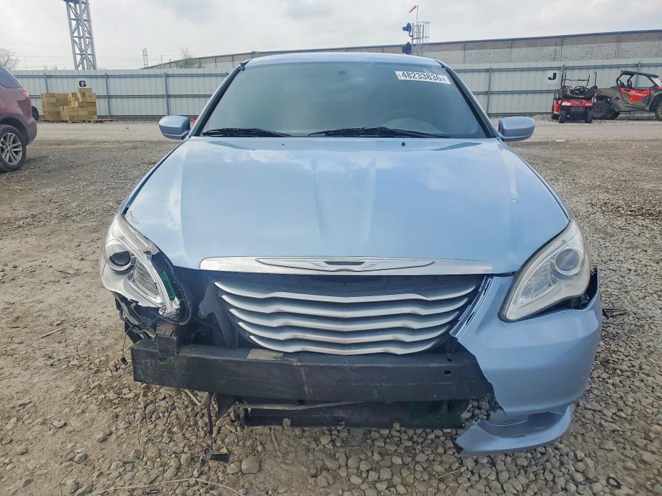 48233836 :رقم المزاد ، 1C3CCBAB7DN641840 vin ، 2013 Chrysler 200 مزاد بيع