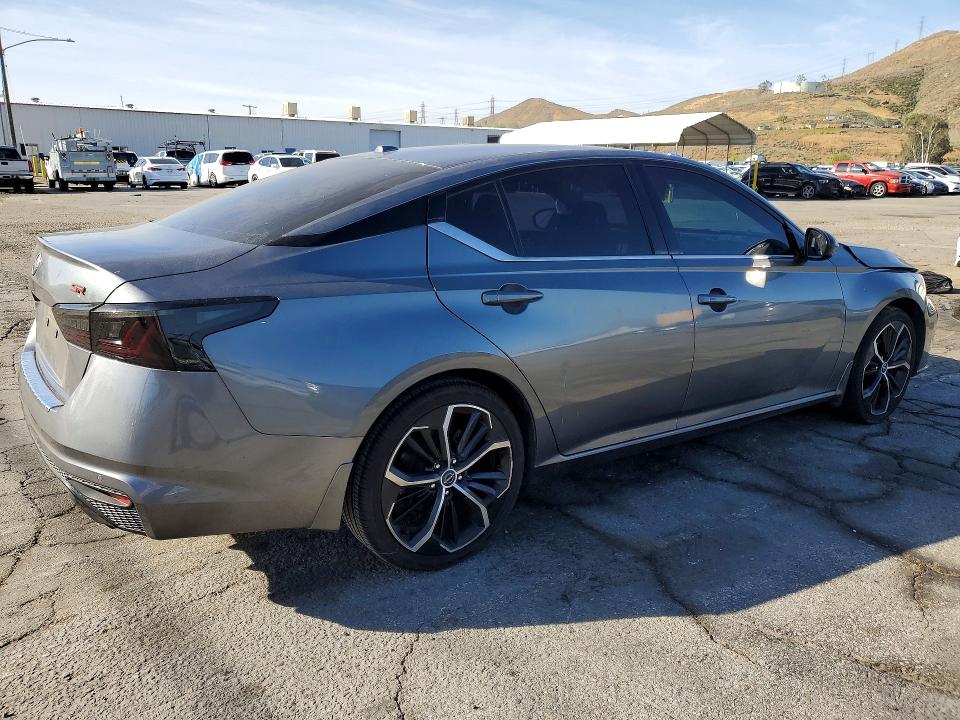 48746986 :رقم المزاد ، 1N4BL4CV8PN342152 vin ، 2023 Nissan Altima مزاد بيع