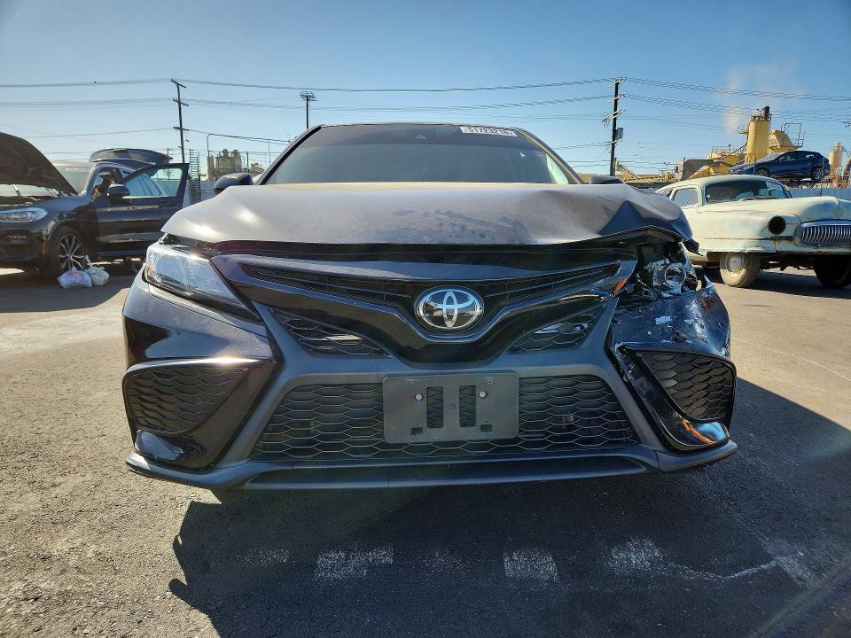 Продажа на аукционе авто 2022 Toyota Camry, vin: 4T1G11AK0NU674713, номер лота: 51723216