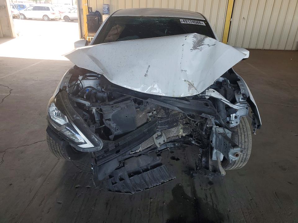 49174586 :رقم المزاد ، 3N1AB7AP4JY258521 vin ، 2018 Nissan Sentra مزاد بيع