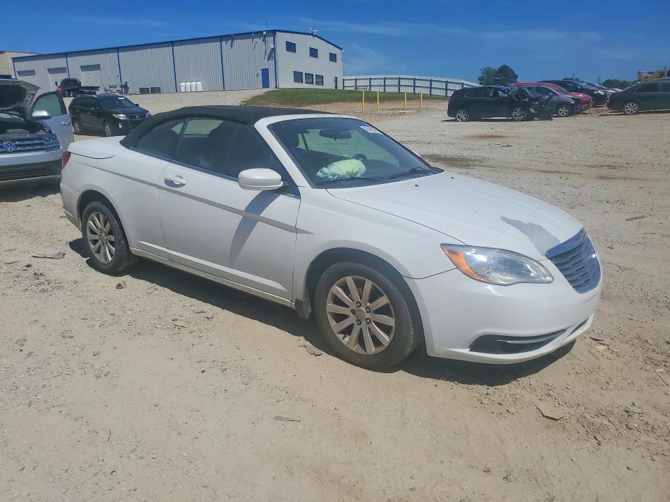 Продаж на аукціоні авто 2013 Chrysler 200, vin: 1C3BCBEB5DN526594, номер лоту: 49440826