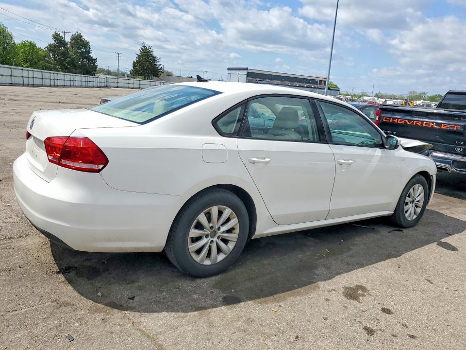 49122376 :رقم المزاد ، 1VWAP7A33DC135749 vin ، 2013 Volkswagen Passat مزاد بيع