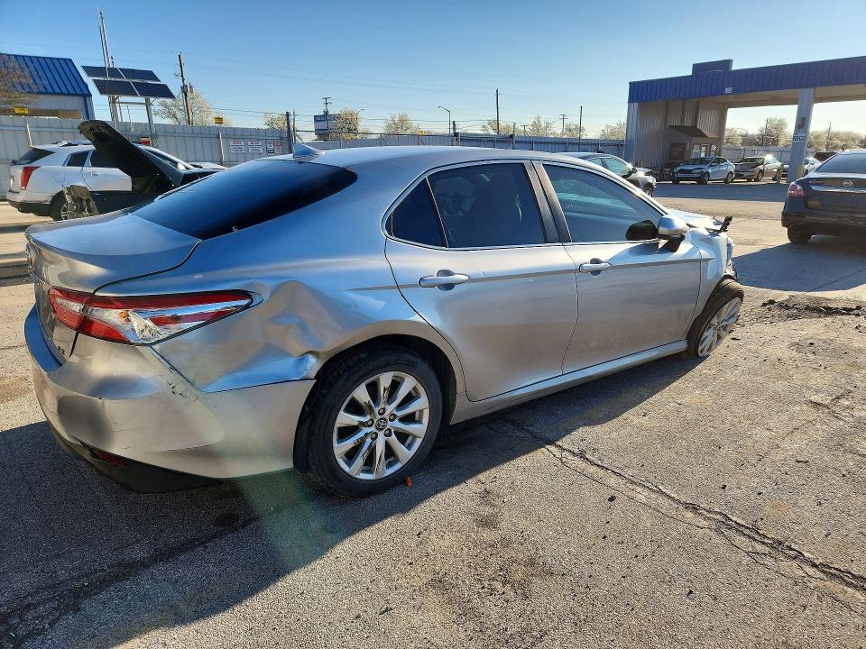 48846916 :رقم المزاد ، 4T1B11HK4KU726968 vin ، 2019 Toyota Camry مزاد بيع