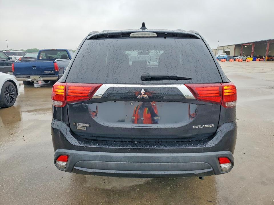 Продажа на аукционе авто 2018 Mitsubishi Outlander, vin: JA4AD3A33JZ029230, номер лота: 50854376