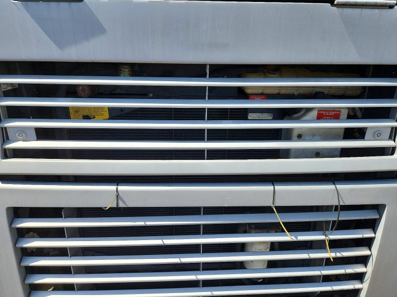 50948486 :رقم المزاد ، 4UZAAHAK41CJ36093 vin ، 2001 Winnebago Motorhome مزاد بيع