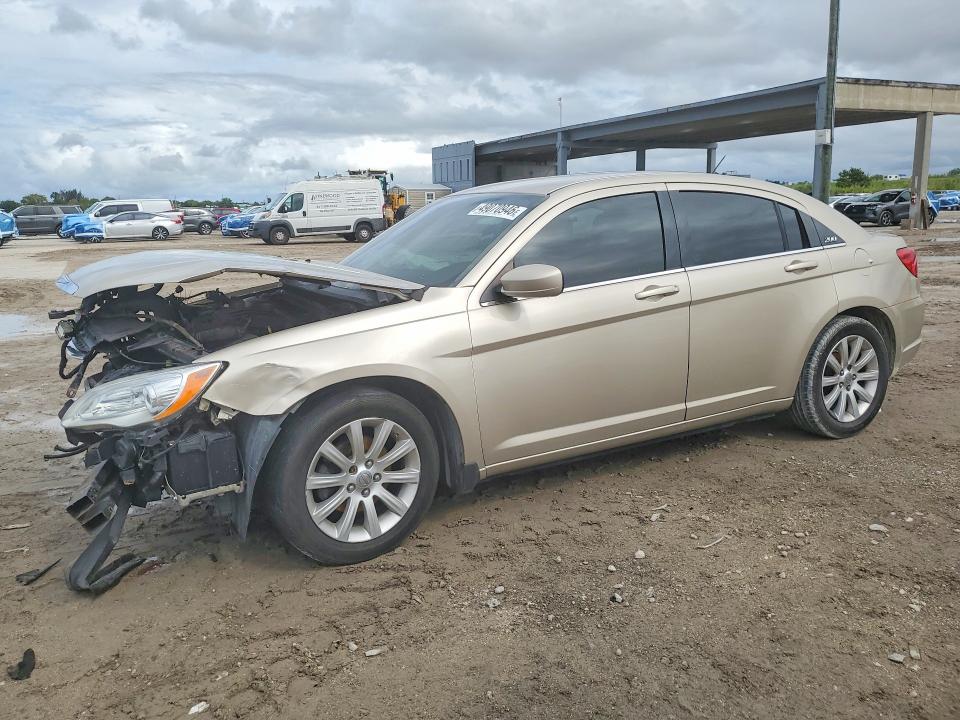 Продаж на аукціоні авто 2014 Chrysler 200, vin: 1C3CCBBB5EN159383, номер лоту: 49070946