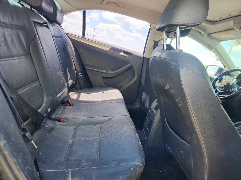 49279016 :رقم المزاد ، 3VWB67AJ3JM241991 vin ، 2018 Volkswagen Jetta مزاد بيع