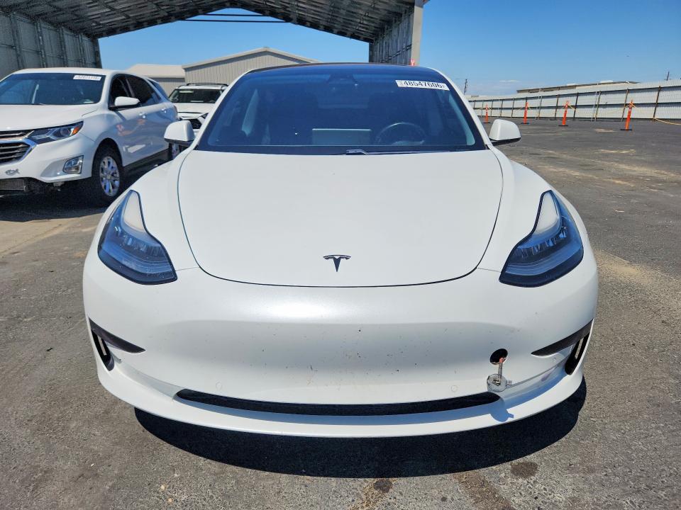 48547606 :رقم المزاد ، 5YJ3E1EA5JF026165 vin ، 2018 Tesla Mdl 3 مزاد بيع