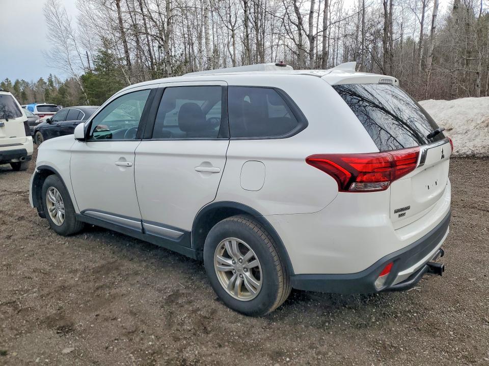 Продажа на аукционе авто 2018 Mitsubishi Outlander, vin: JA4AZ2A32JZ612688, номер лота: 47943206