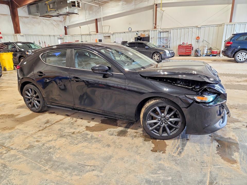49951996 :رقم المزاد ، JM1BPAKL7M1336729 vin ، 2021 Mazda 3 مزاد بيع