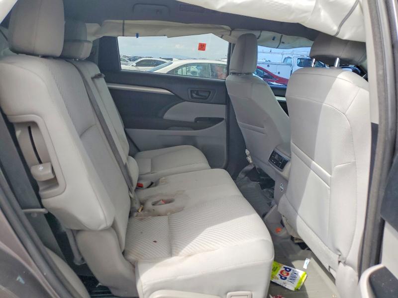 51532656 :رقم المزاد ، 5TDZARFHXJS036430 vin ، 2018 Toyota Highlander مزاد بيع