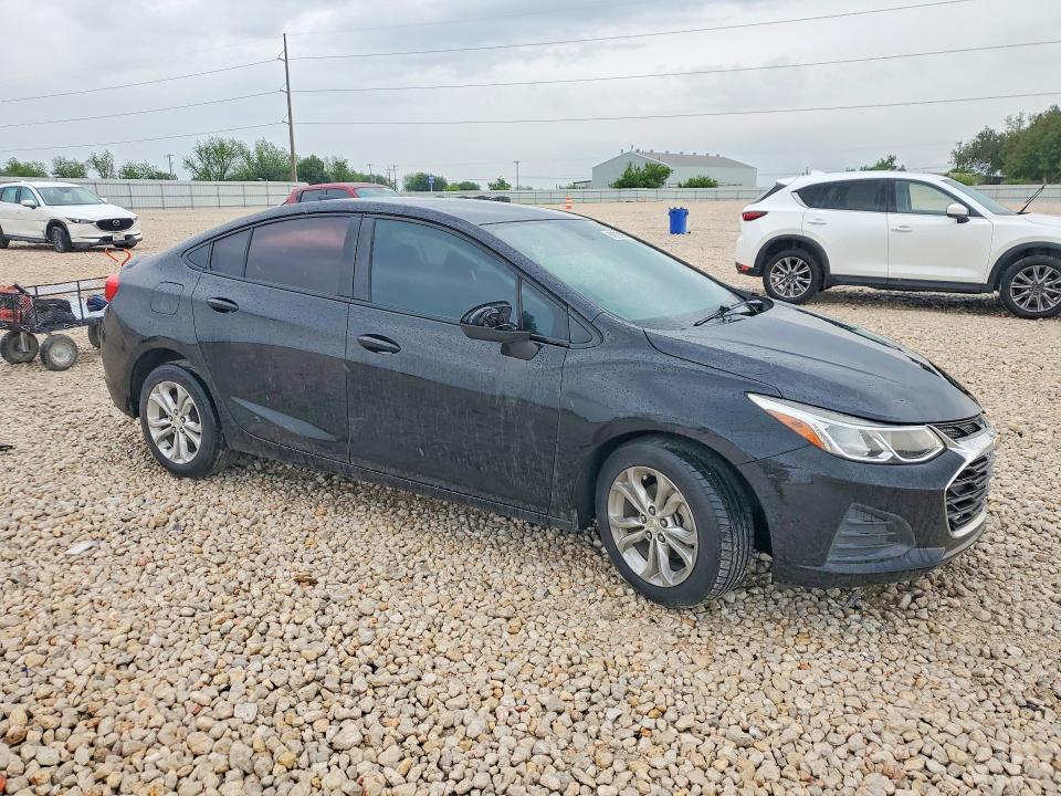 50675006 :رقم المزاد ، 1G1BC5SMXK7102907 vin ، 2019 Chevrolet Cruze مزاد بيع