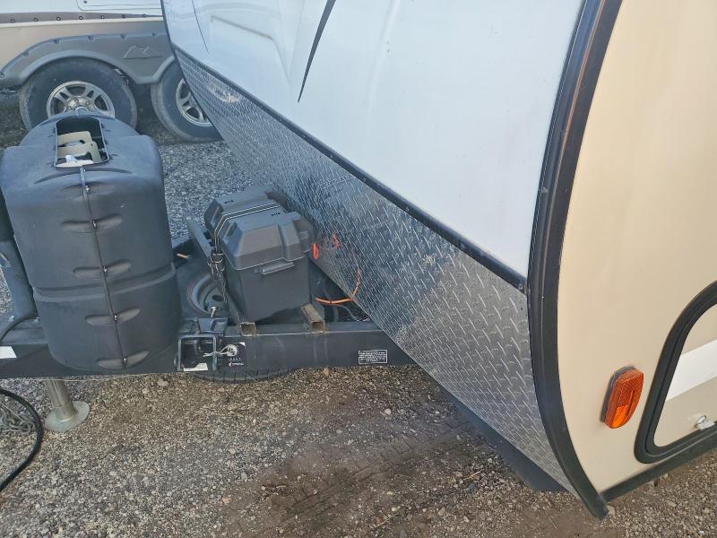 51091266 :رقم المزاد ، 5ZT2FEPB1HL001534 vin ، 2017 Coachman Trailers مزاد بيع