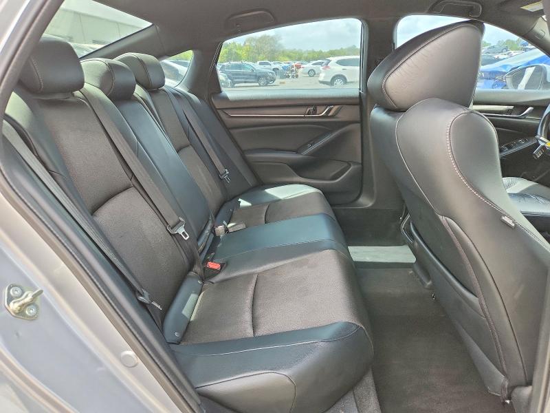 49486016 :رقم المزاد ، 1HGCV1F35JA025303 vin ، 2018 Honda Accord مزاد بيع