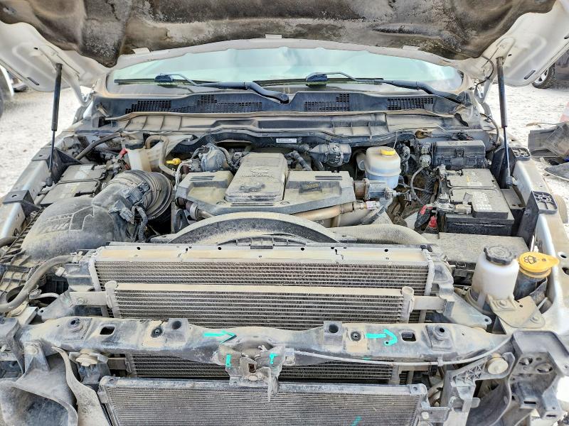 48309126 :رقم المزاد ، 3C6UR5HL1JG388444 vin ، 2018 Ram 2500 مزاد بيع