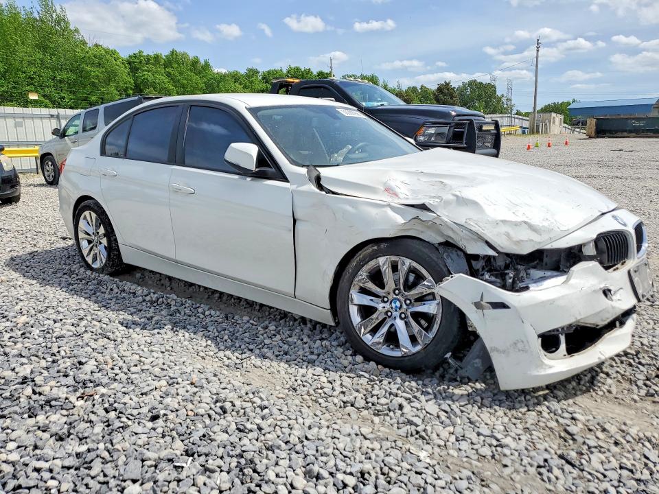 50006996 :رقم المزاد ، WBA3B1G53FNT05306 vin ، 2015 Bmw 320 مزاد بيع