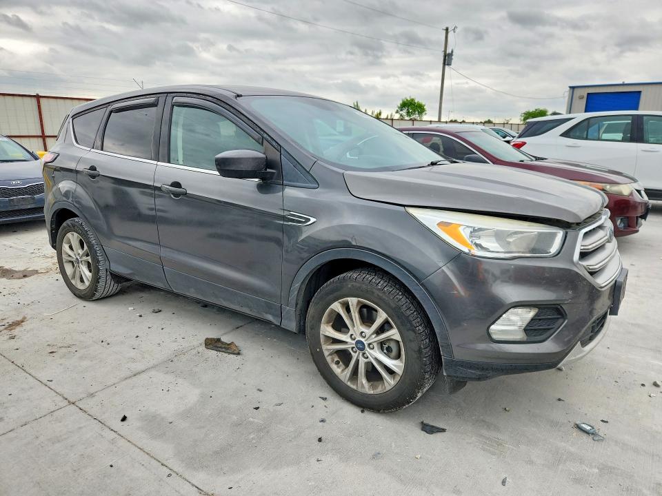 2017 Ford Escape მანქანა იყიდება აუქციონზე, vin: 1FMCU9GD6HUE39542, აუქციონის ნომერი: 49939186
