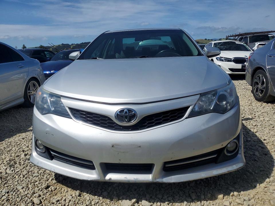 51018986 :رقم المزاد ، 4T1BF1FK8EU393005 vin ، 2014 Toyota Camry مزاد بيع