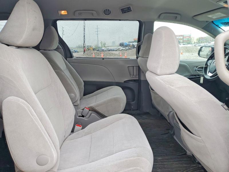 51821326 :رقم المزاد ، 5TDJZ3DC2HS162639 vin ، 2017 Toyota Sienna مزاد بيع