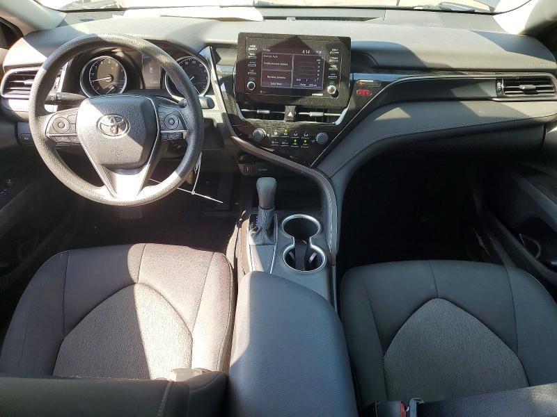 50612646 :رقم المزاد ، 4T1C11AK9MU562442 vin ، 2021 Toyota Camry مزاد بيع
