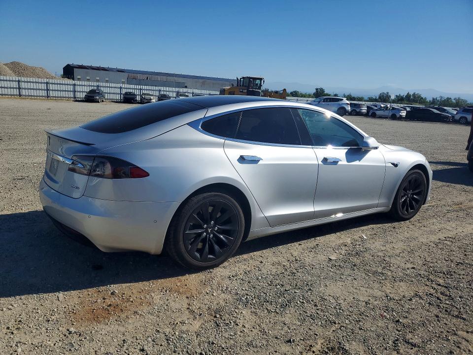 Aukcja sprzedaży 2018 Tesla Model S, vin: 5YJSA1E2XJF245106, numer aukcji: 48999926