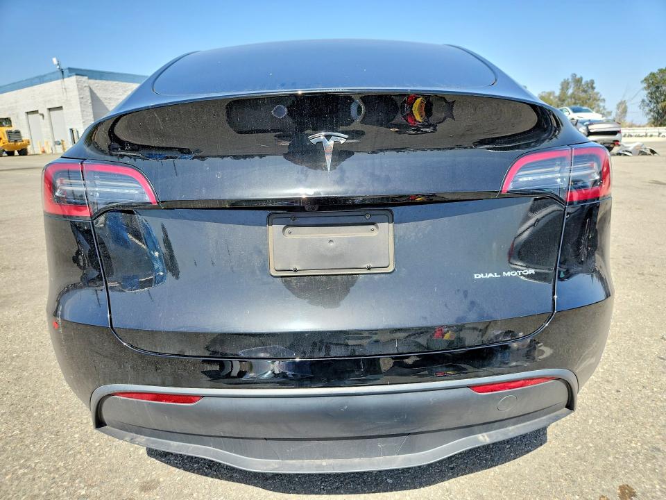 Продажа на аукционе авто 2024 Tesla Model Y, vin: 7SAYGAEEXRF993887, номер лота: 49164936