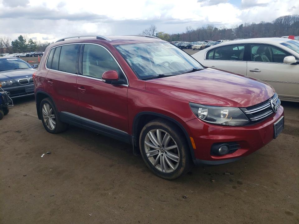 49079036 :رقم المزاد ، WVGAV3AX1DW098375 vin ، 2013 Volkswagen Tiguan مزاد بيع