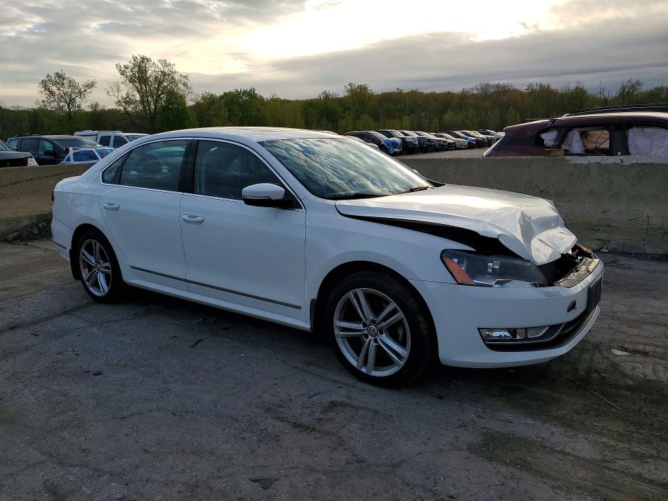Продажа на аукционе авто 2015 Volkswagen Passat, vin: 1VWCT7A31FC062940, номер лота: 51328086