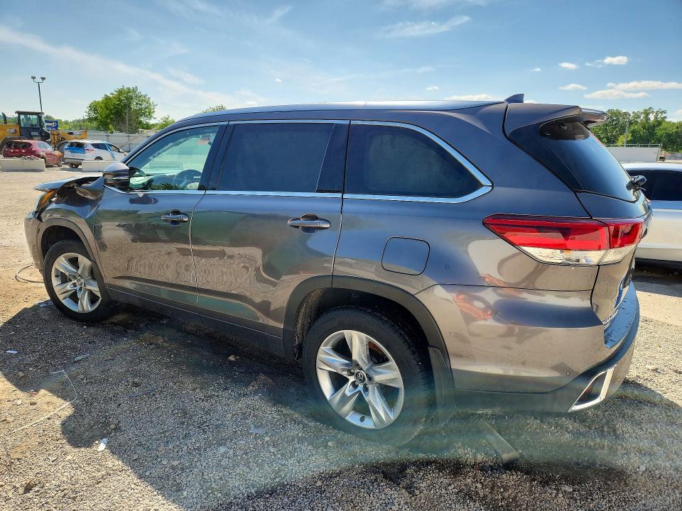 Продажа на аукционе авто 2019 Toyota Highlander, vin: 5TDDZRFH8KS992848, номер лота: 51879526