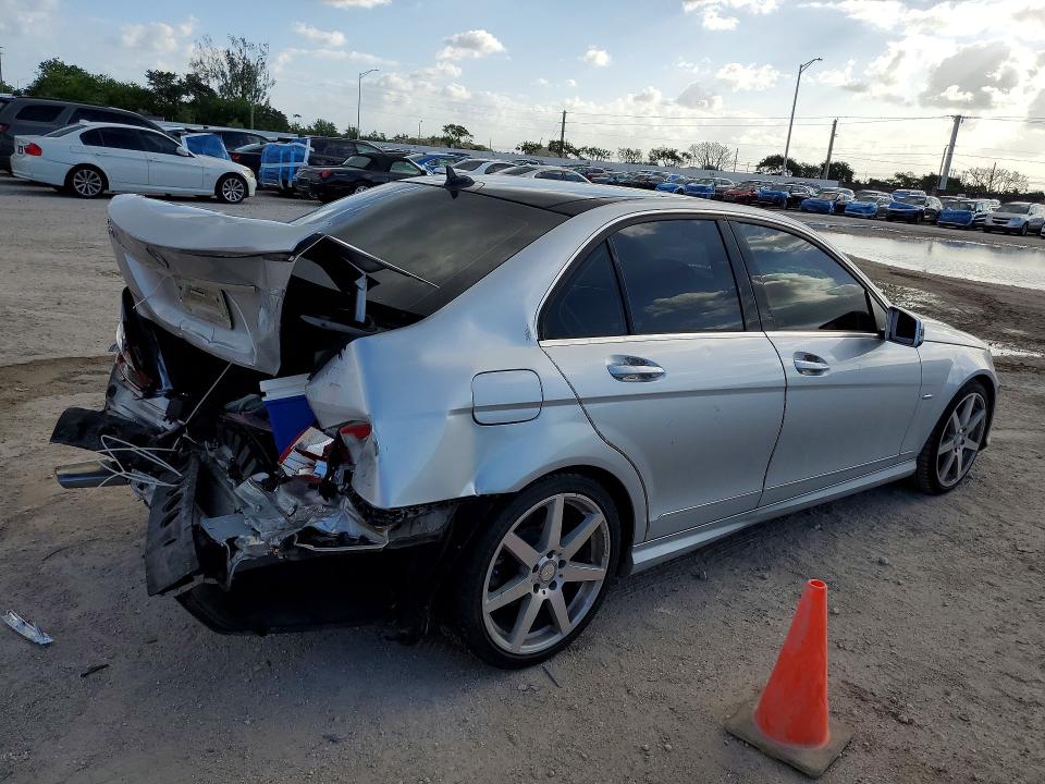 50889226 :رقم المزاد ، WDDGF4HB1CR236222 vin ، 2012 Mercedes-benz C مزاد بيع