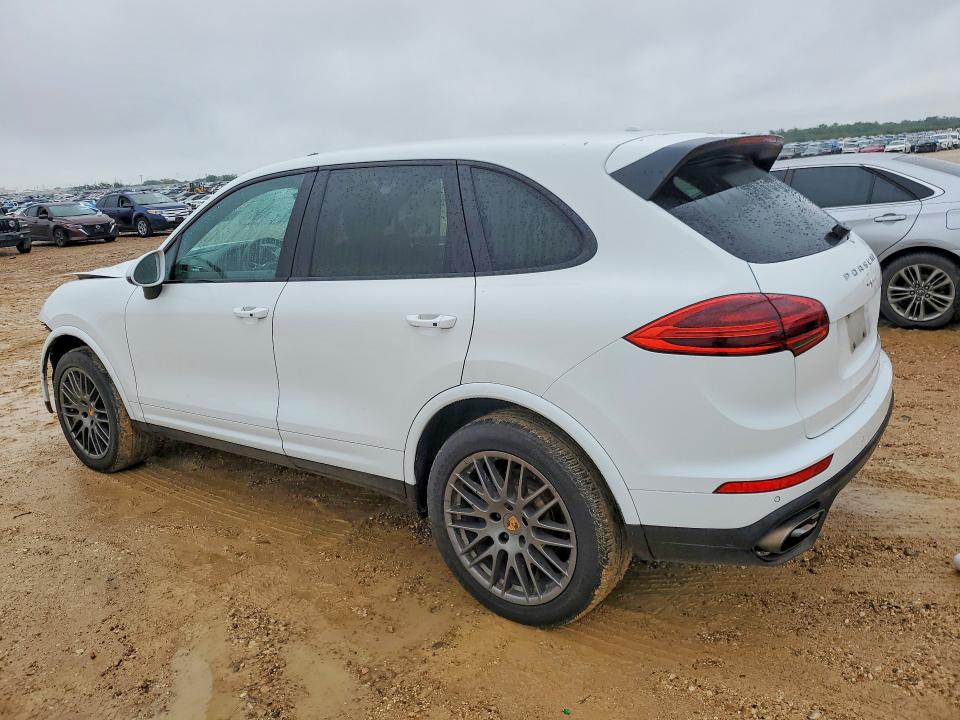 50497216 :رقم المزاد ، WP1AA2A26JKA02367 vin ، 2018 Porsche Cayenne مزاد بيع
