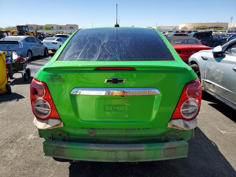 51816296 :رقم المزاد ، 1G1JC5SB0F4146089 vin ، 2015 Chevrolet Sonic مزاد بيع