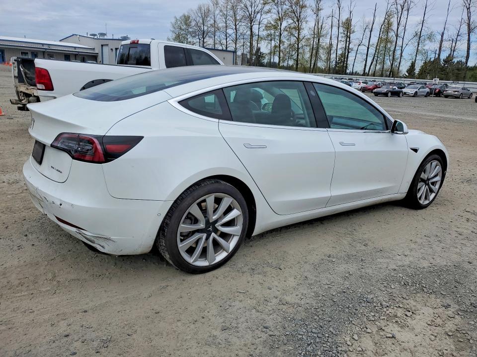 49037306 :رقم المزاد ، 5YJ3E1EB5KF390211 vin ، 2019 Tesla Model 3 مزاد بيع