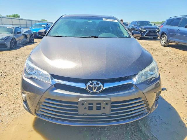 51431506 :رقم المزاد ، 4T1BF1FK2FU915757 vin ، 2015 Toyota Camry مزاد بيع