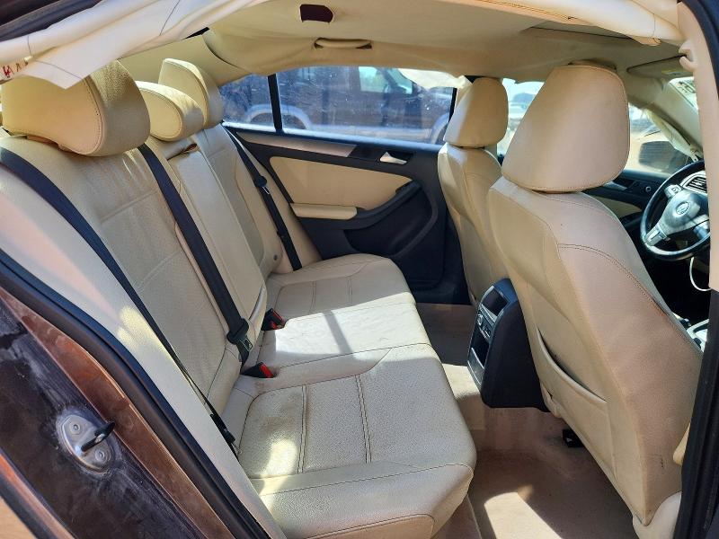 51144716 :رقم المزاد ، 3VWLL7AJ0EM432402 vin ، 2014 Volkswagen Jetta مزاد بيع