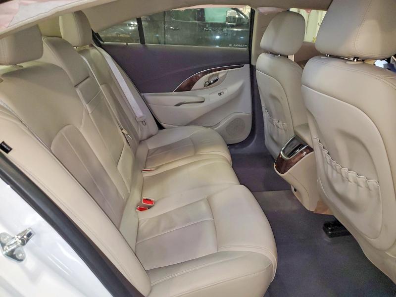 51202566 :رقم المزاد ، 1G4GB5G31FF301805 vin ، 2015 Buick Lacrosse مزاد بيع