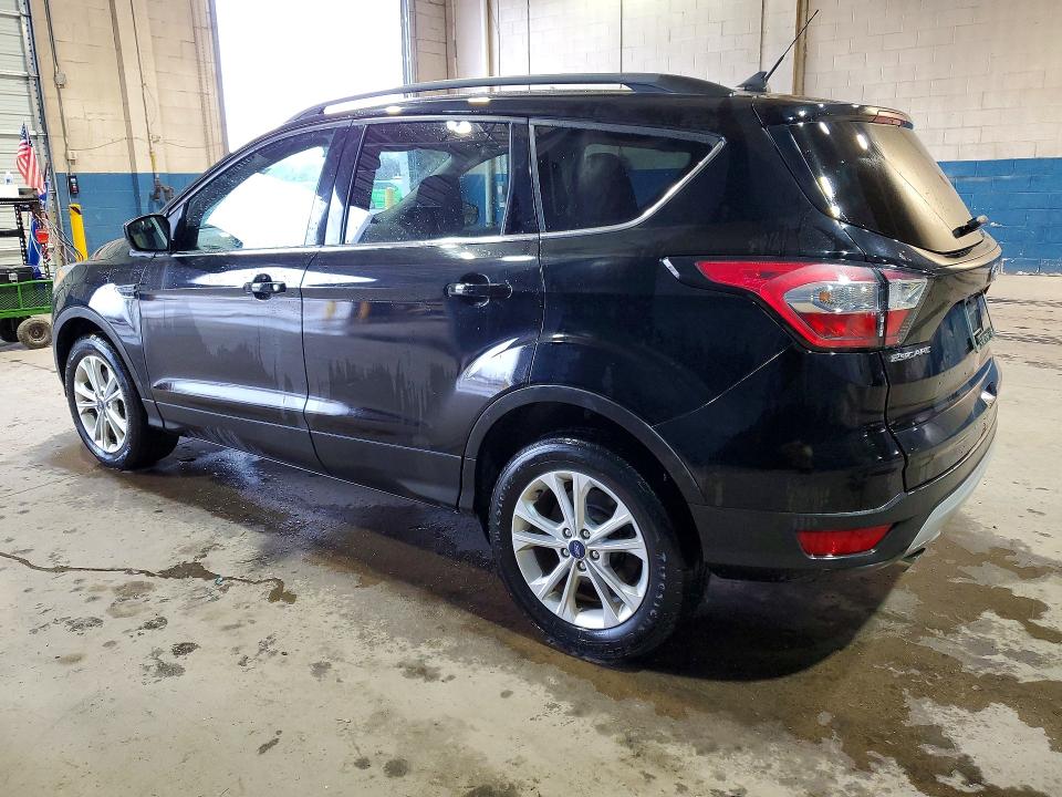 48416026 :رقم المزاد ، 1FMCU9GD5JUC58082 vin ، 2018 Ford Escape مزاد بيع