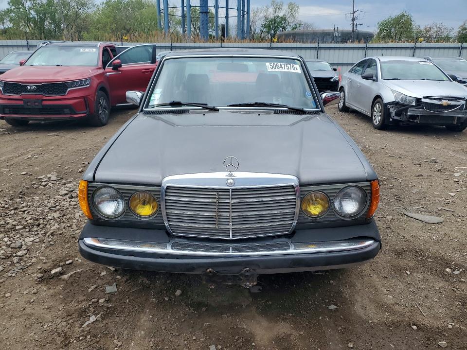 50647576 :رقم المزاد ، WDBAB33C2FA192156 vin ، 1985 Mercedes-benz 300 مزاد بيع