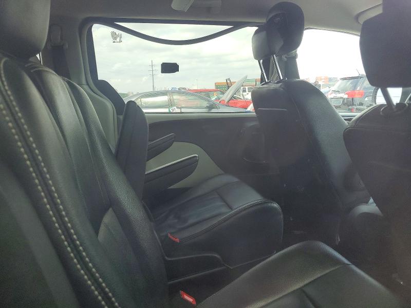 49091666 :رقم المزاد ، 2C4RC1BG9GR282332 vin ، 2016 Chrysler Town & Country مزاد بيع
