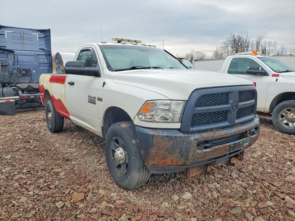 47230476 :رقم المزاد ، 3C63R3AT5HG586982 vin ، 2017 Ram 3500 مزاد بيع