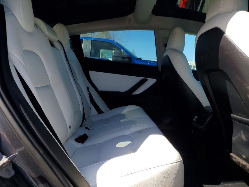 49124826 :رقم المزاد ، 5YJ3E1EB7JF186086 vin ، 2018 Tesla Model 3 مزاد بيع