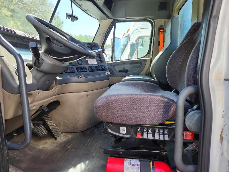 2016 Freightliner Cascadia 125 მანქანა იყიდება აუქციონზე, vin: 1FUBGEDV4GLHC5656, აუქციონის ნომერი: 50607586