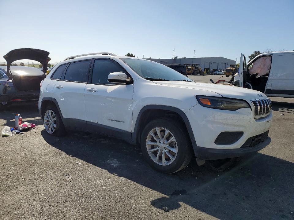 52025846 :رقم المزاد ، 1C4PJLCB7LD614972 vin ، 2020 Jeep Cherokee مزاد بيع
