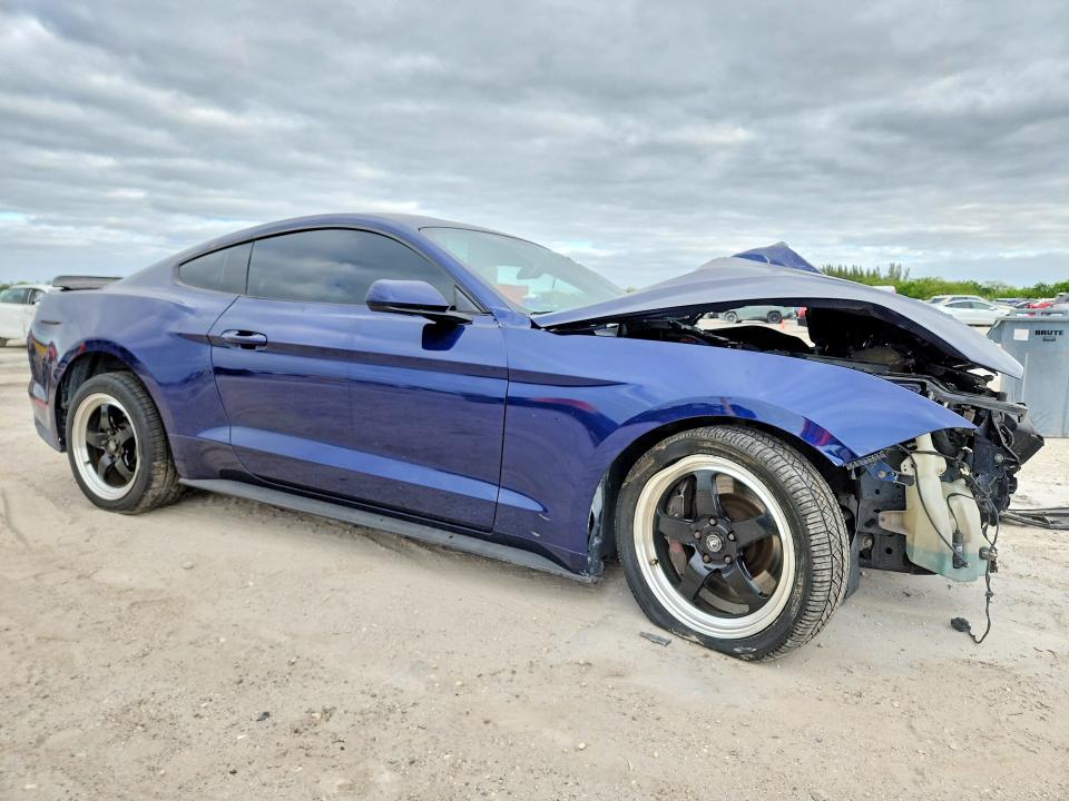 49611866 :رقم المزاد ، 1FA6P8CF3L5113944 vin ، 2020 Ford Mustang مزاد بيع