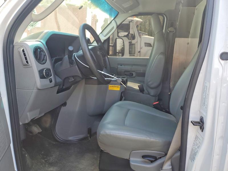 48711636 :رقم المزاد ، 1FDWE3FN1NDC09940 vin ، 2022 Ford Econoline مزاد بيع